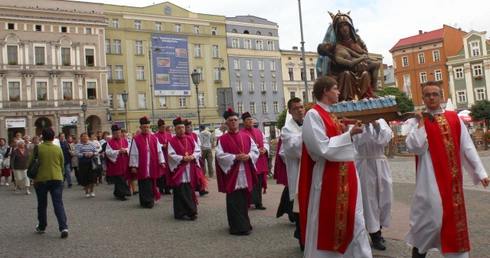 Rozpoczęli nowennę 