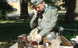 Żołnierz ze Stowarzyszenia Rekonstrukcji Historycznej Wrzesień 39