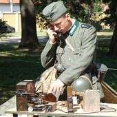 Żołnierz ze Stowarzyszenia Rekonstrukcji Historycznej Wrzesień 39