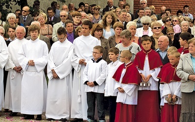  Parafianie chętnie uczestniczą nie tylko w uroczystościach kościelnych, ale i różnych inicjatywach duszpasterskich