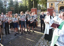  Parafia św. Jacka w Rydułtowach-Radoszowach, godz. 8 rano   – parafianie i Skauci Europy za chwilę ruszą piechotą do Pszowa 