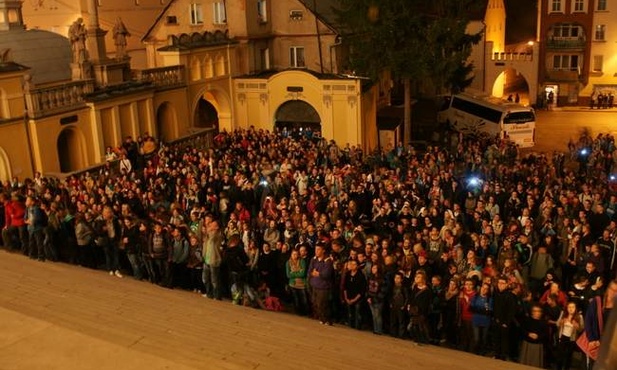 Dwa tysiące młodych w sanktuarium