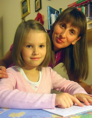 Od początku życia należy rozbudzać w dziecku naturalną ciekawość świata...Na zdjęciu Agnieszka Nowakowska  z córką Weroniką 