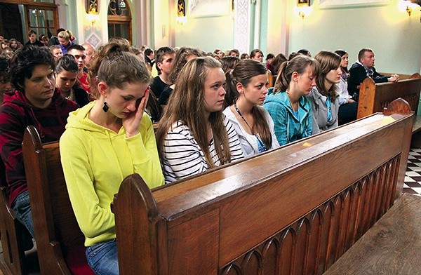 Podczas ubiegłorocznej pielgrzymki młodzież zastanawiała się, co to znaczy „Rosnąć z Jezusem”