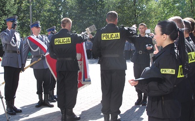 Słowa ślubowania wypowiedziało 31 policjantów