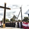 Poświęcenie krzyża przy rondzie Jana Pawła II