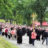  Rodziny zaczęły modlitwę od Drogi Krzyżowej