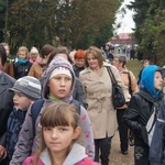Pielgrzymka dzieci do Rostkowa