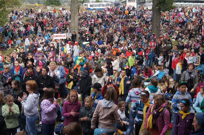 Pielgrzymka dzieci do Rostkowa