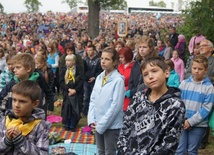 Pielgrzymka dzieci do Rostkowa zgromadziła ponad 5 tysięcy dzieci