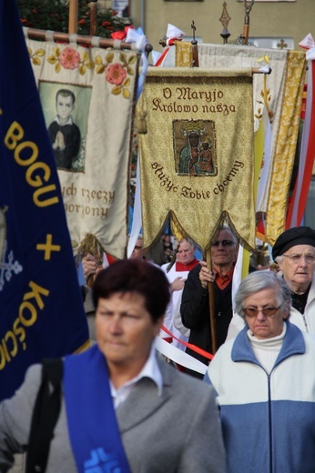 Procesja z relikwiami świętych Doroty i Stanisława