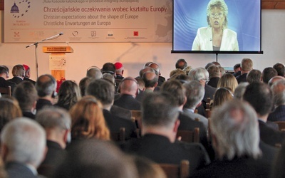  Na konferencji w Tomaszowicach, komisarz Viviane  Reding nieoczekiwanie przedstawiła kalendarz prac nad nową Unią