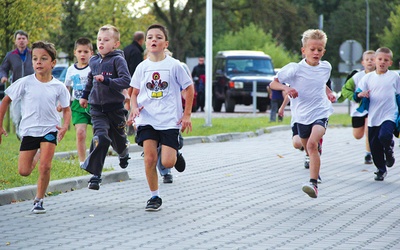 Łowicz, 15 września. XX Łowicki Bieg Trzeźwości. Wyścig chłopców na dystansie 300 m