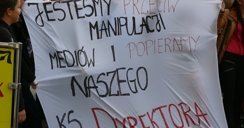 W obronie ks. Marcina Kozyry wystapiła lubińska młodzież