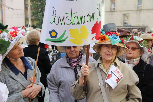 Marsz Kapeluszy rozpoczynający Dni Seniora we Wrocławiu