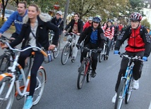 Raz w miesiącu rowerzyści opanowują stołeczne ulice