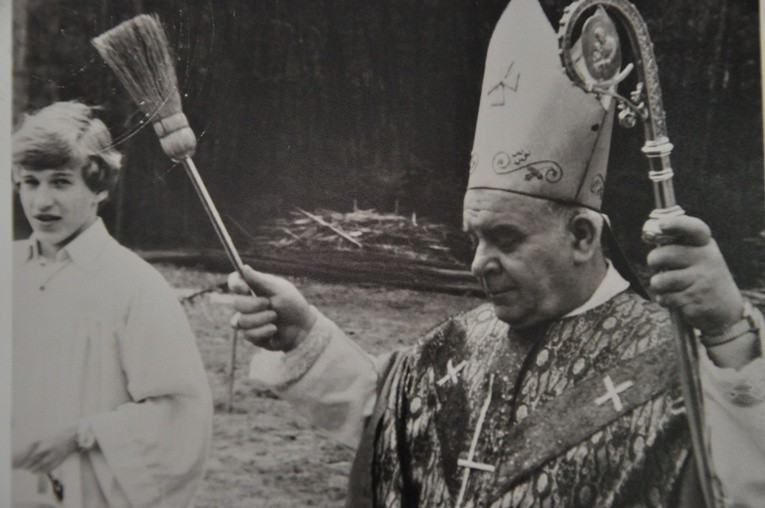 Kościół pw. św. Stanisława BM w Pustkowie Osiedlu