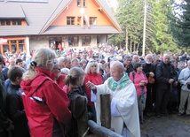 Modlitwa piechurów pod Babią Górą