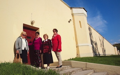 Płocczanki ze Wspólnoty Krwi Chrystusa przypominają słowa Jana Pawła II, które powiedział do osadzonych w Płocku 1991 r. „Jesteście skazani – to prawda – ale nie potępieni”