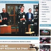 Bp Edward Dajczak modli się w swojej kaplicy. W tym samym czasie przed monitorami towarzyszą mu tysiące internautów