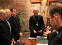 Biskupa płockiego wspierają rady i komisje