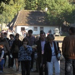 Na polu i na scenie podczas „Festiwalu ziemniaka” w Muzeum Wsi Radomskiej