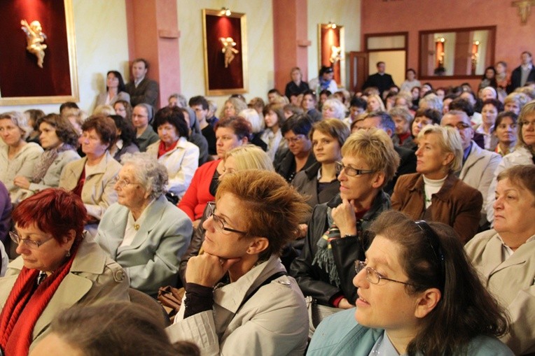 Pielgrzymka nauczycieli do Piekar Śląskich