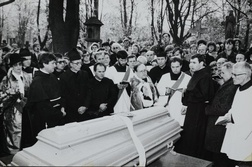  Pogrzeb o. Brunona Pawłowicza na Cmentarzu Powązkowskim w Warszawie.