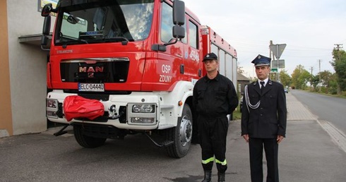 Strażacy z OSP Zduny używać bedą teraz nowego mana