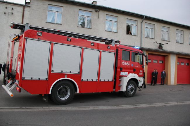 OSP w Zdunach ma nowy samochód