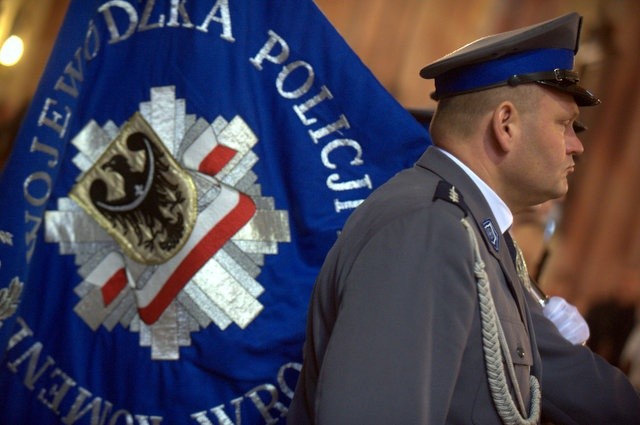 Policja w katedrze
