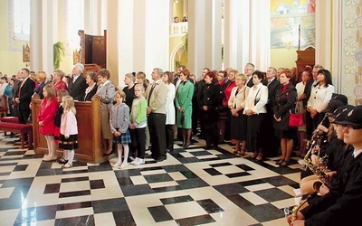 W uroczystości uczestniczyli licznie bielszczanie, w tym poczty sztandarowe, członkowie stuletniej OSP, władze gminy Bielsk i powiatu płockiego. Nie zabrakło też członków rodziny dawnych fundatorów z familii Werników