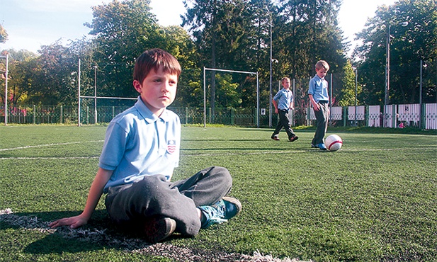 „Fregata” oferuje podopiecznym wiele ciekawych zajęć, m.in. grę na perkusji, robotykę, chór. Chłopcy chętnie grają też w piłkę nożną