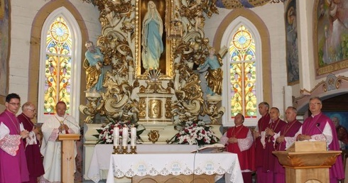 Bp Roman Marcinkowski przewodniczył Mszy św. z udziałem członków Kapituły Katedralnej