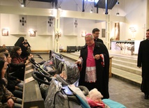 Arcybiskup metropolita gdański Sławoj Leszek Głódź pobłogosławił matki mieszkające w Matemblewie i ich pociechy