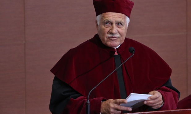 Klaus doktorem honoris causa UKSW