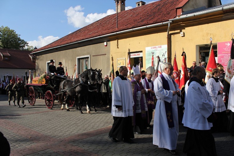 Tłumy żegnały śp. Marię Krystynę Habsburg w Żywcu