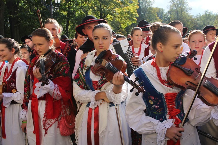 Tłumy żegnały śp. Marię Krystynę Habsburg w Żywcu