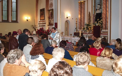 Nocne czuwanie zakończyła Eucharystia z supliką bł. Bartolo Longo