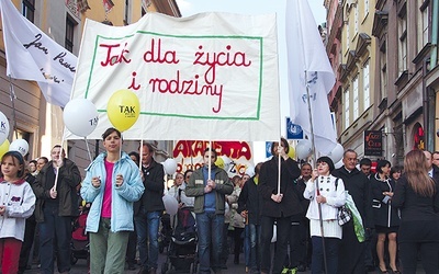 Marsz rozpoczął się Mszą św. w kościele św. Floriana i przeszedł do bazyliki Mariackiej