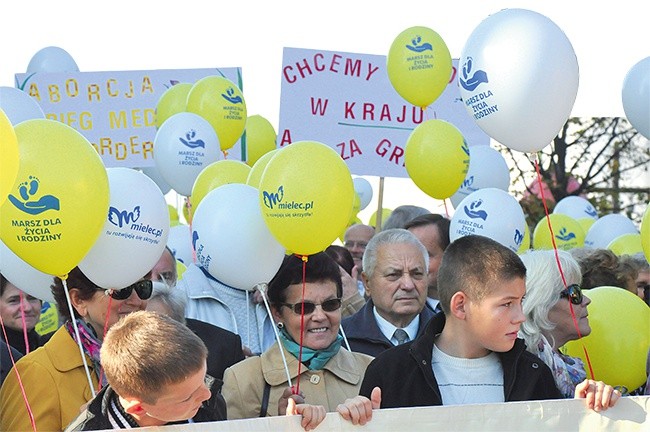 Marsz zgromadził ponad 2 tys. uczestników, w tym dużą grupę młodzieży