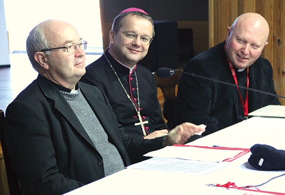  Na program sympozjum złożyły się nie tylko wykłady, ale także dyskusje panelowe, prezentacje, a przede wszystkim modlitwa za dzieło nowej ewangelizacji