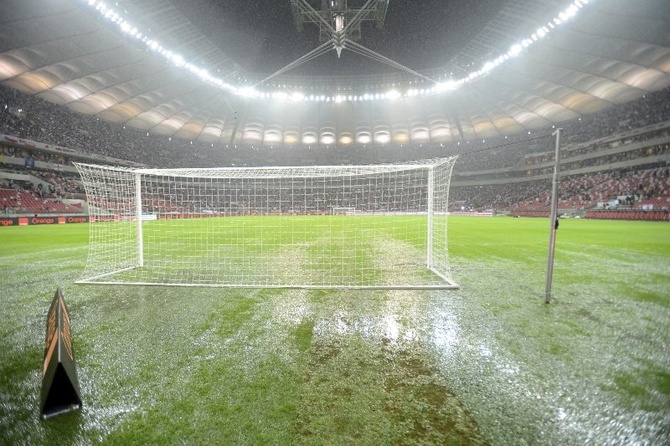 Deszcz zalał Stadion Narodowy