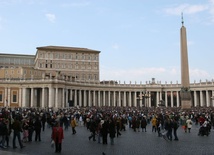 Decyzja papieża zaskoczeniem w Watykanie