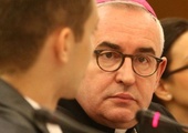 Bp Jarecki: Kościół nie ma i nie życzy sobie mieć swojej reprezentacji politycznej