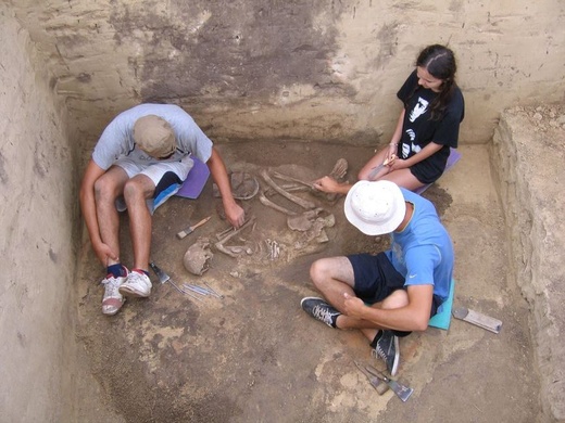 Nowe odkrycia archeologów w Złotej 
