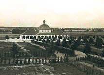 Dom przedpogrzebowy  na cmentarzu Centralnym, ok. 1925 r. 