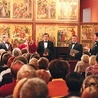 Dźwiękami staro-cerkiewno-słowiańskich śpiewów rozpoczął się cykl Koncertów Czwartkowych w pelplińskim Muzeum Diecezjalnym