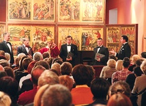 Dźwiękami staro-cerkiewno-słowiańskich śpiewów rozpoczął się cykl Koncertów Czwartkowych w pelplińskim Muzeum Diecezjalnym