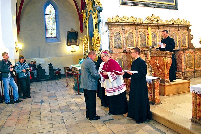 Biskup opolski osobiście wręczał legitymacje członkowskie